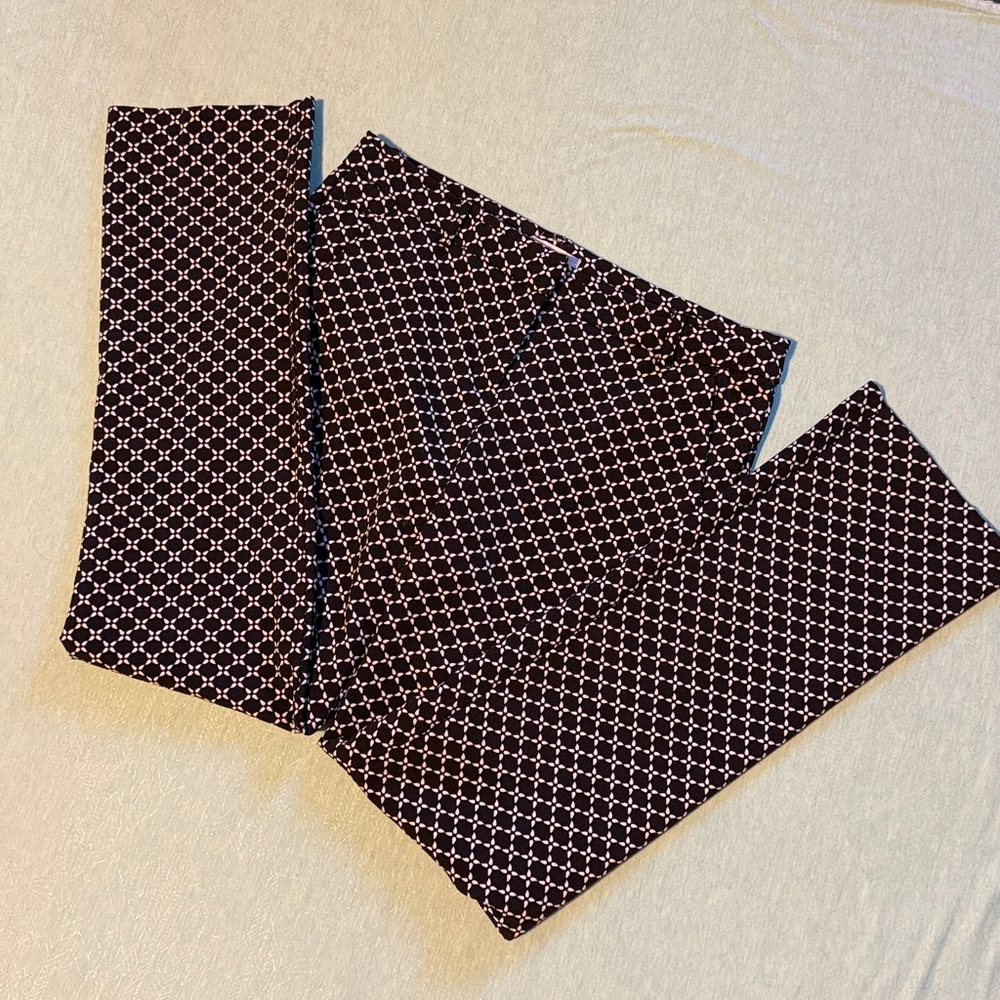 New York & Company Stretch size 4 women’s pants black & white pattern EUC